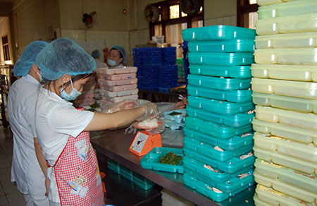 Dinh dưỡng chữa bệnh ở Bệnh viện Bạch Mai