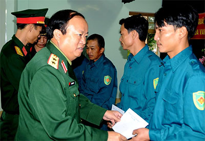 Trung tướng Đào Duy Minh thăm Cơ quan Thường trực Báo QĐND  tại miền Trung – Tây Nguyên