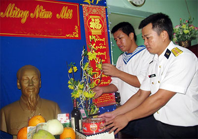 Tết ở nhà giàn