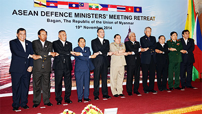 Đại tướng Phùng Quang Thanh tham dự Hội nghị hẹp Bộ trưởng Quốc phòng các nước ASEAN