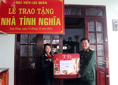 Học viện Lục quân bàn giao 5 nhà tình nghĩa