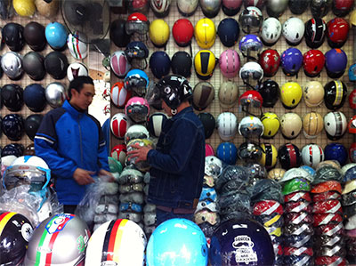 Xử lý mũ bảo hiểm kém chất lượng