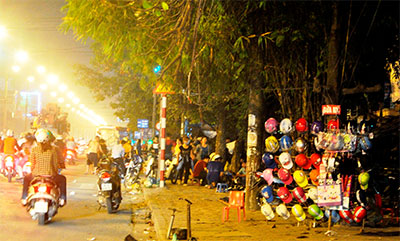 Xử lý nghiêm hành vi lấn chiếm lòng đường, vỉa hè