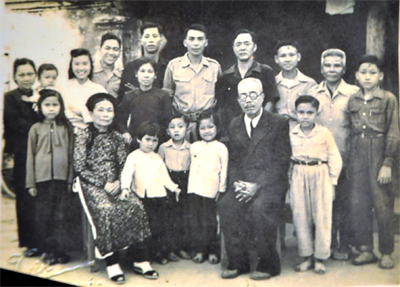 Một gia đình vẻ vang