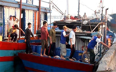 Tàu cá bị nạn tại ngư trường Hoàng Sa đã về đất liền an toàn