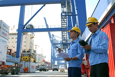 Bài 2: Vươn lên trong gian khó