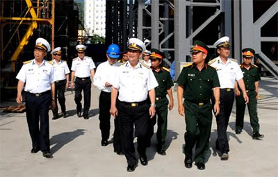 Đô đốc Nguyễn Văn Hiến làm việc tại Tổng Công ty Sông Thu