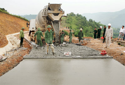 Thị trường lao động: Giải bài toán nghịch lý cung-cầu
