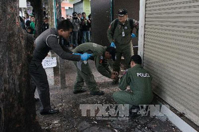 Khi hòa bình gắn với may rủi