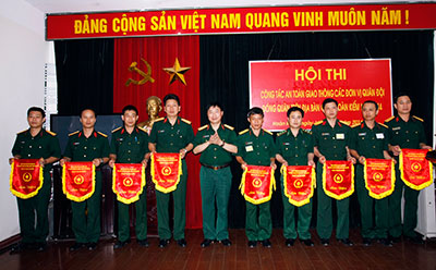 Tổ chức thi ATGT cho các đơn vị đóng quân trên địa bàn quận Hoàn Kiếm