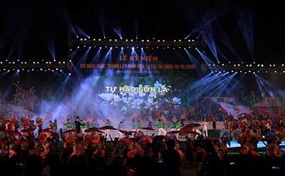 Mít tinh trọng thể kỷ niệm 120 năm thành lập tỉnh Sơn La