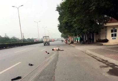 Hà Nội: Đối tượng lao thẳng xe, gây thương tích cho Cảnh sát giao thông ra đầu thú 