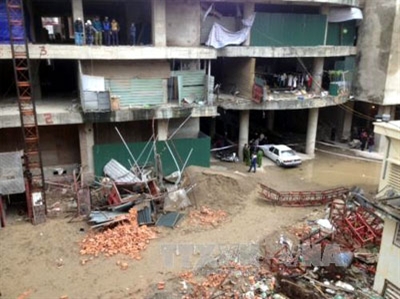 Hà Nội: Sập thang nâng tại công trình xây dựng chung cư, 2 người tử vong