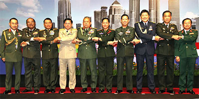 Lực lượng vũ trang đóng vai trò đặc biệt quan trọng trong việc hợp tác duy trì môi trường an ninh, ổn định cho sự phát triển