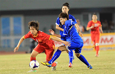 Kiễng chân nhìn sang xứ chùa Vàng