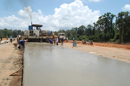 Con đường xẻ dọc Trường Sơn thời bình