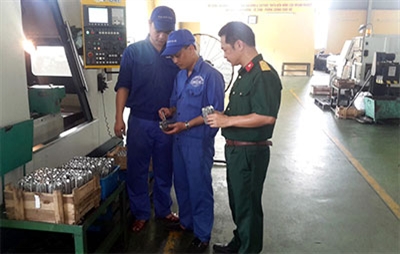 Gian khó tỏ anh hùng