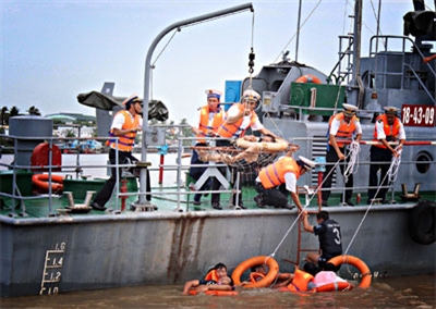 Xứng đáng với sự tin yêu của nhân dân