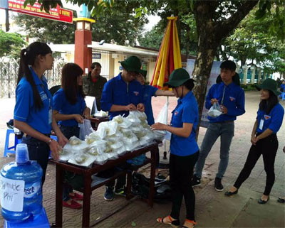 Góp sức cùng các sĩ tử đưa ước mơ vào đời