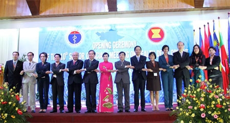 Tăng cường hợp tác phát triển y tế trong ASEAN
