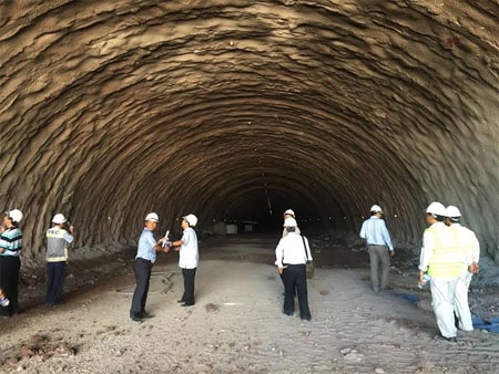 Thông hầm dài hơn 500m trên cao tốc Đà Nẵng - Quảng Ngãi