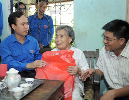 Những điểm sửa đổi, bổ sung Pháp lệnh về Bà mẹ Việt Nam anh hùng