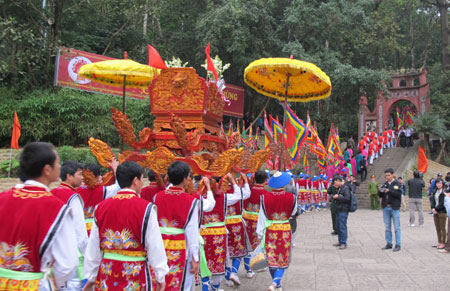 “Sáng muôn đời Hồng Lạc tinh hoa”