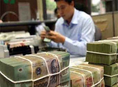 Giảm lãi suất, doanh nghiệp vẫn “chết”!