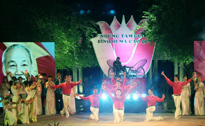 Lan tỏa sâu rộng những tấm gương bình dị mà cao quý