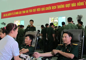 Hơn 450 lượt cán bộ, chiến sĩ tham gia hiến máu nhân đạo
