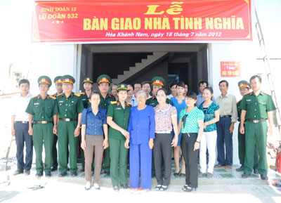 Bàn giao nhà tình nghĩa trị giá 55 triệu đồng