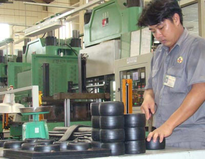 Doanh nghiệp ứng phó trước khó khăn - Triệt để giảm chi phí, tăng hiệu quả