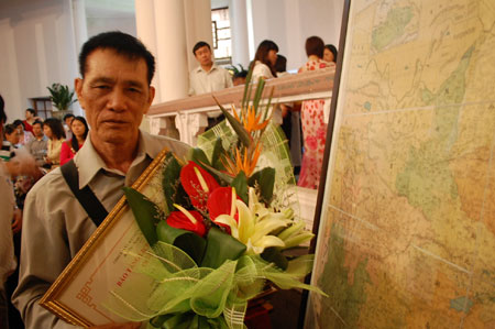 Bảo tàng Lịch sử Quốc gia Việt Nam tiếp nhận bản đồ cổ góp phần khẳng định chủ quyền biển, đảo