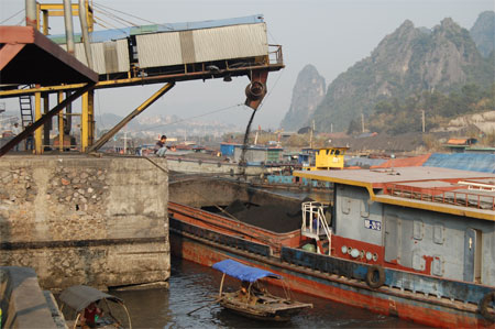 Lối thoát nào cho ngành than?