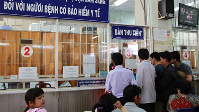 Vì sao Bảo hiểm y tế toàn dân trễ hẹn?