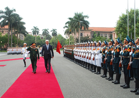 Đưa quan hệ quốc phòng Việt Nam-U-crai-na phát triển tương xứng với tiềm năng
