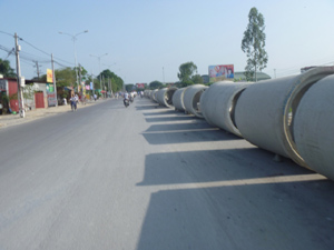 Quốc lộ 1A: Ống cống đe dọa tính mạng người dân