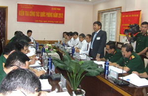 Kiểm tra công tác quốc phòng tại Công ty Cổ phần supe phốt phát và hóa chất Lâm Thao