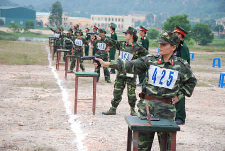 Gần 160 vận động viên tham gia Hội thi bắn súng quân dụng nâng cao