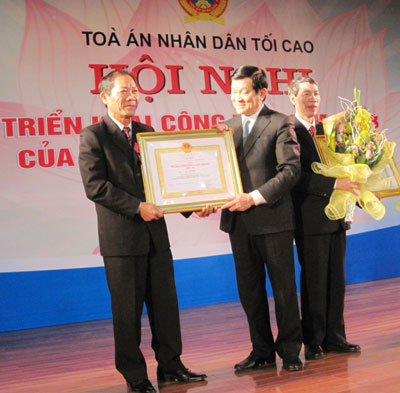 Đẩy mạnh thực hiện phong trào thi đua “Phụng công thủ pháp, chí công vô tư”