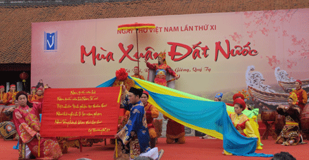 Khai mạc Ngày thơ Việt Nam 2013: Vui hơn vì có sự 