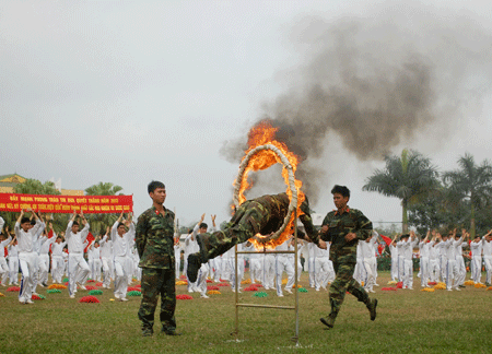 Ngày đầu ra quân huấn luyện ở Đoàn Sông Lô