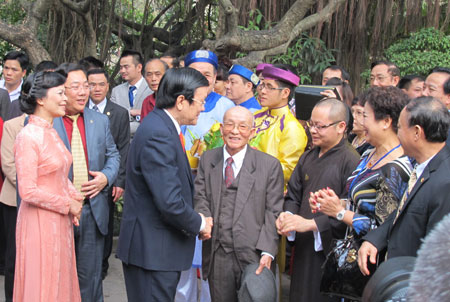 “Xuân Quê hương 2013-Đất Tổ rạng ngời”