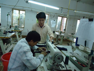 Vượt khó từ đôi chân tật nguyền