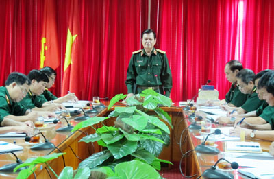 Thượng tướng Nguyễn Thành Cung thăm và làm việc tại Trung tâm Thông tin Khoa học Quân sự