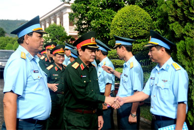 Thượng tướng Nguyễn Thành Cung thăm, làm việc tại Sư đoàn 375 và Nhà máy A32
