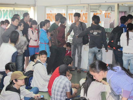 Nhức nhối nạn “chặt chém”, “cò vé” xe