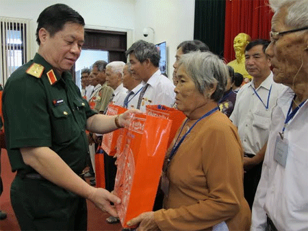 Gặp mặt đoàn đại biểu người có công tỉnh Khánh Hòa