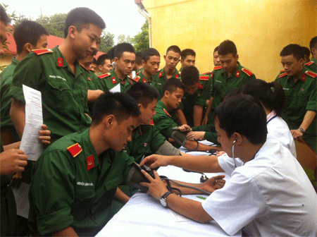 Hơn 300 cán bộ, học viên hiến máu nhân đạo