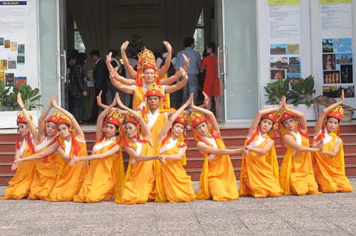 Sắc màu Việt trong không gian văn hóa ASEAN